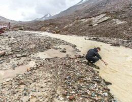 نمونه برداری ژئوشیمیایی